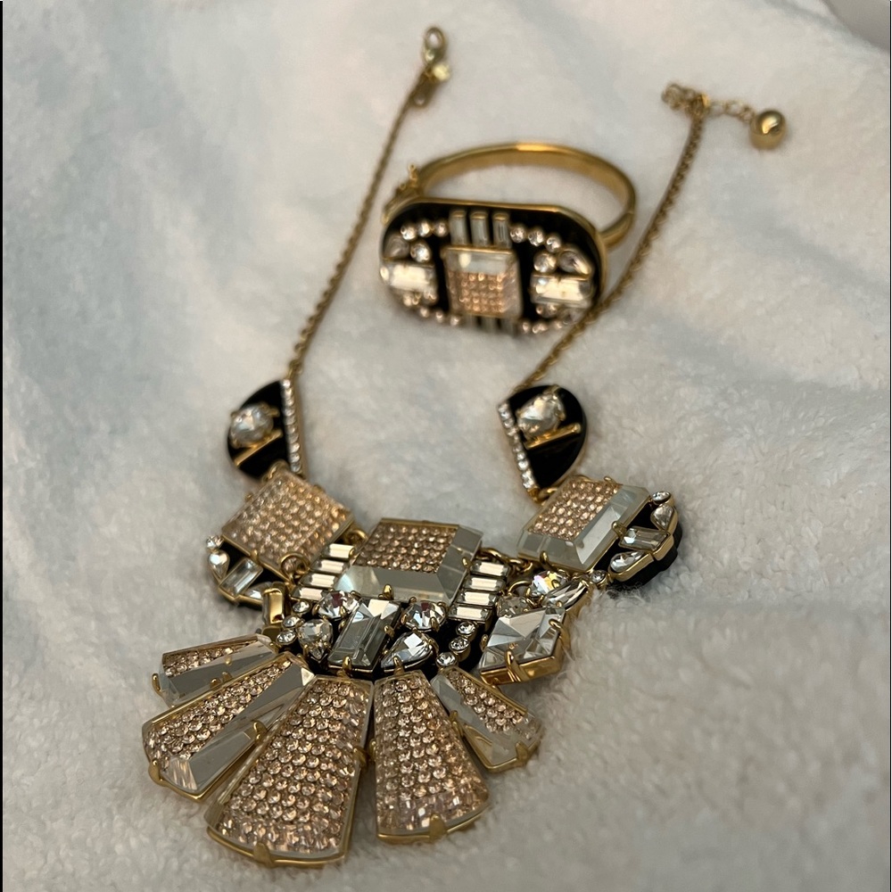 Boutique item not outlet 
2015 Katespade statement  necklace & bracelet